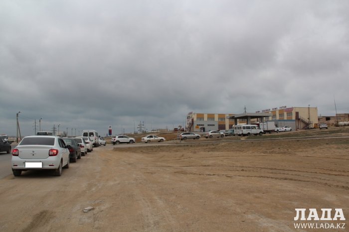 Водители пожаловались на очереди за газом на автозаправках Актау