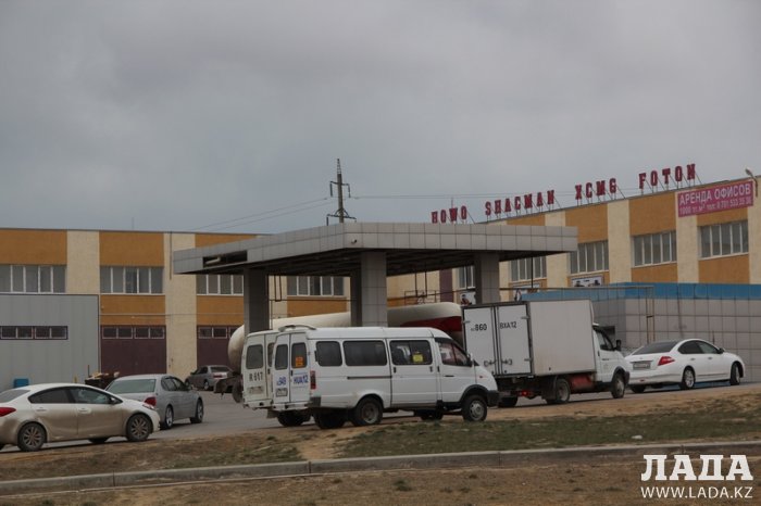 Водители пожаловались на очереди за газом на автозаправках Актау