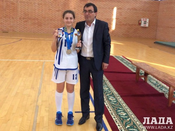 Самсон Аракелян: Впервые в истории Мангистау женская баскетбольная команда «Актау 7292» стала серебряным призером чемпионата Казахстана
