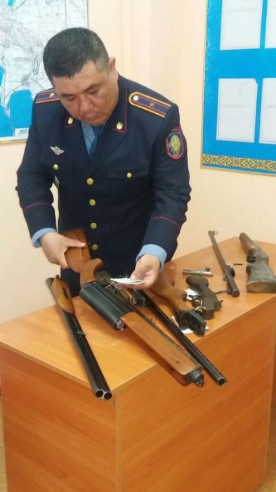 За два дня жители Мангистау сдали в полицию семь единиц огнестрельного оружия