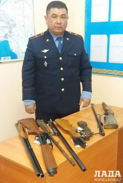 За два дня жители Мангистау сдали в полицию семь единиц огнестрельного оружия