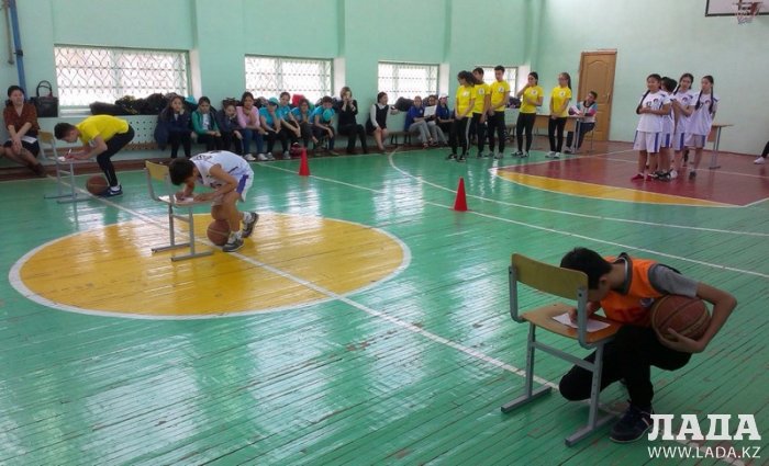 Команды из 16 школ Мангистау приняли участие в первой спортивно-математической эстафете