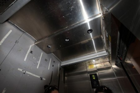 "Нас всех спас ребенок". Рассказ человека из сорвавшегося лифта в Астане