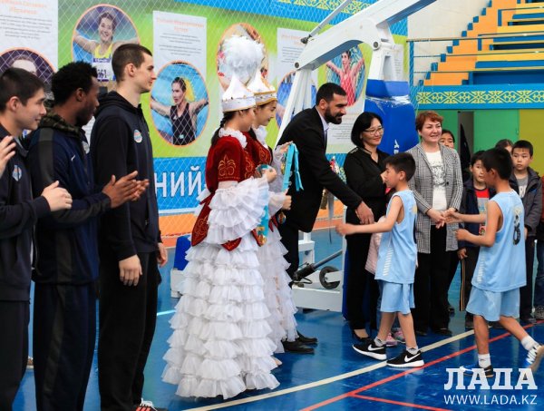 В Актау наградили победителей и призеров Школьной баскетбольной лиги