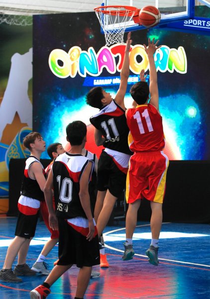 В Актау наградили победителей и призеров Школьной баскетбольной лиги