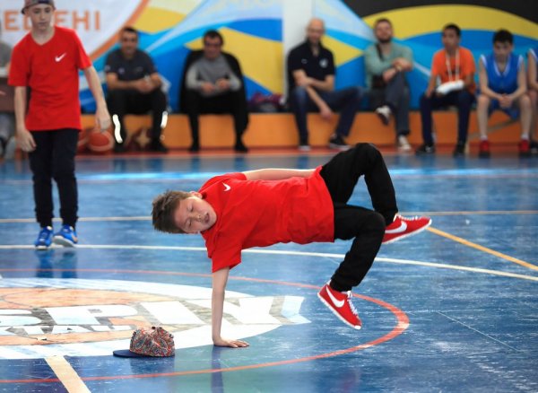 В Актау наградили победителей и призеров Школьной баскетбольной лиги