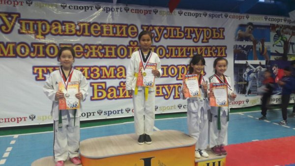 На республиканском турнире актауские таеквондисты удостоились 10 медалей