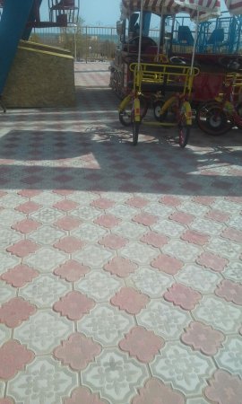 ПАРК  встречай велосипеды, машинки?