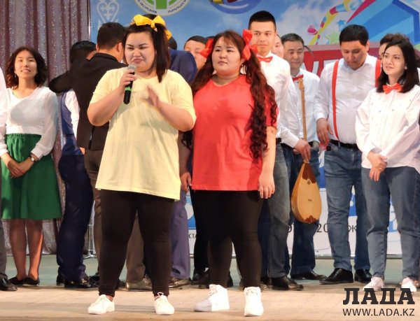 Команда «Онлайн» из Жанаозена стала победителем КВН среди медицинских работников