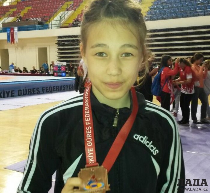 Марал Танибергенова из Актау завоевала бронзовую медаль на международном турнире по вольной борьбе в Турции