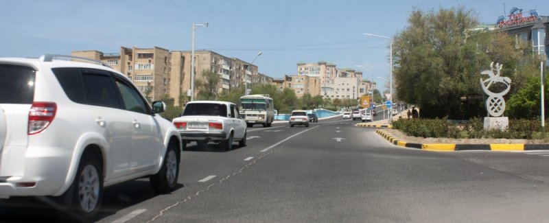 В Актау новую схему размещения дорожных знаков планируют внедрить в июле 2017 года