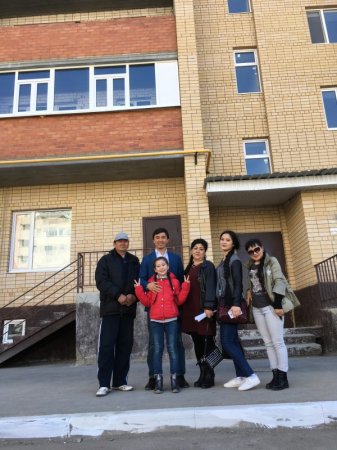 В Актобе разгорелся скандал вокруг дома "плачущей девочки"