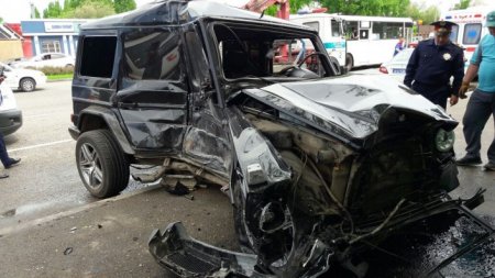 Жуткое ДТП с автобусом и "Гелендваген" в Алматы: пострадали 15 человек