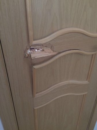 В селе Жетыбай обстреляли жилой дом