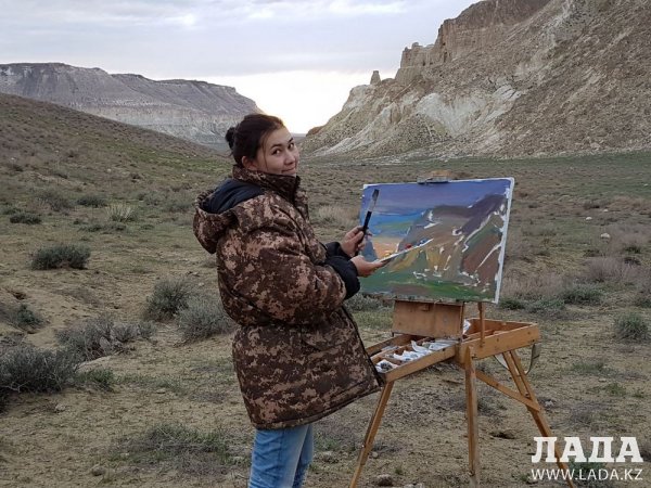 В Актау на конкурсе выставят порядка 100 работ молодых художников и фотографов