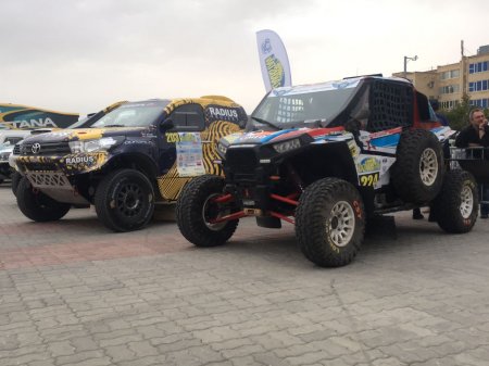 Пятый этап Кубка мира по ралли-рейдам Rally Kazakhstan-2017 стартовал в Актау