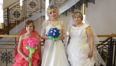 Парад женихов и невест прошел в Актау