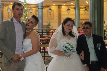 Парад женихов и невест прошел в Актау