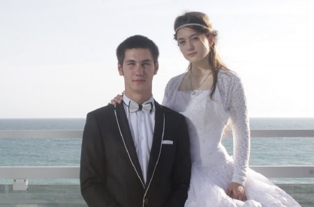 Парад женихов и невест прошел в Актау