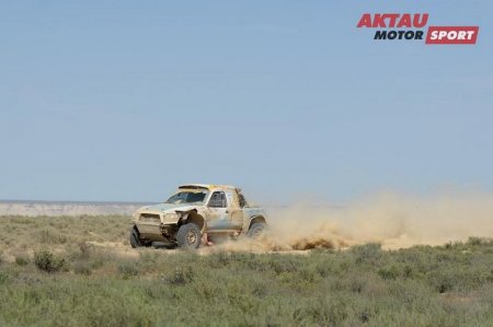 В Мангистау в третьем этапе Rally Kazakhstan-2017 победителем стал экипаж из Саудовской Аравии