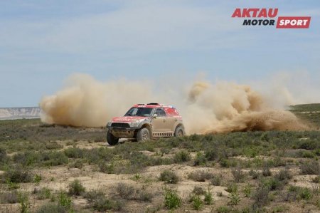 В Мангистау в третьем этапе Rally Kazakhstan-2017 победителем стал экипаж из Саудовской Аравии