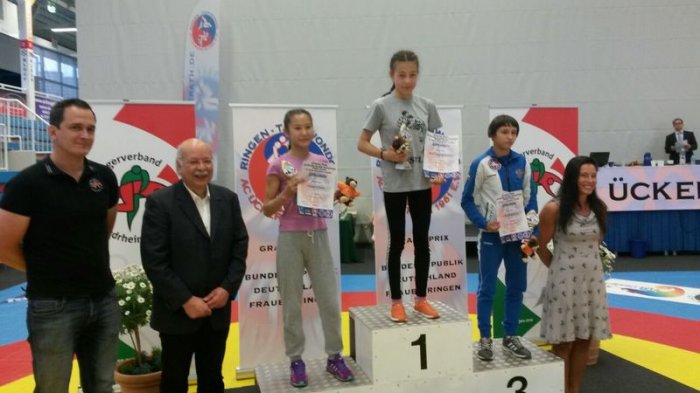 Марал Танибергенова из Актау завоевала «золото» международного турнира по вольной борьбе