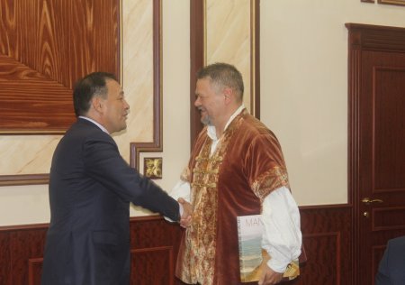 Путешественники из Венгрии намерены преодолеть путь от Актау до Астаны на лошадях