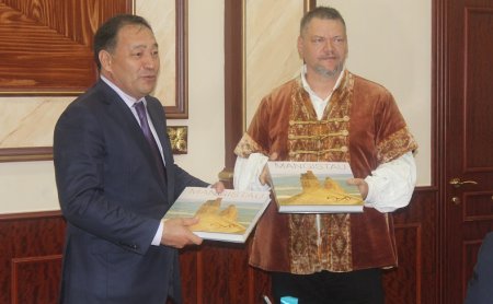 Путешественники из Венгрии намерены преодолеть путь от Актау до Астаны на лошадях