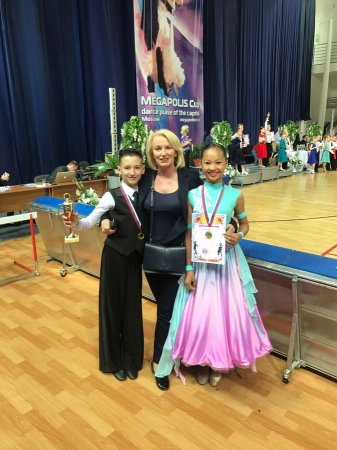 Пара из Актау завоевала пять медалей на международных соревнованиях по спортивным танцам