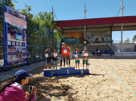 Спортсмены из Актау завоевали шесть золотых медалей в I-м туре чемпионата Казахстана по пляжному волейболу