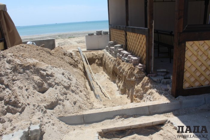 Тилек Кошмаганбетов: Строительные работы на Солдатском пляже ведутся по разрешению властей Актау