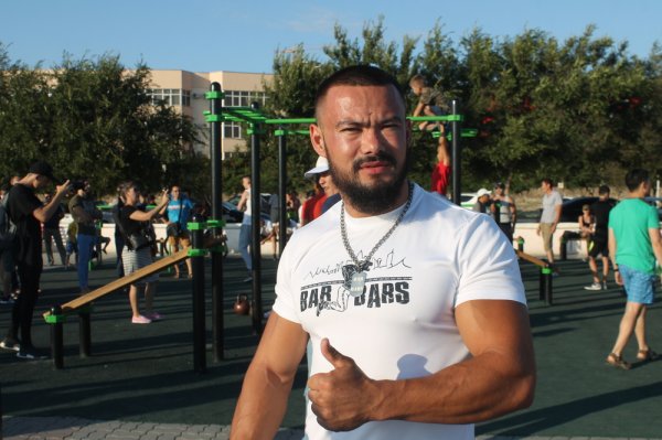 Айтым Жакупов предложил открыть в Актау спортивный зал для street workout