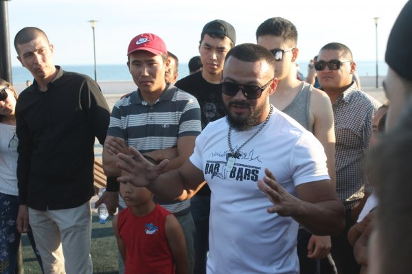 Айтым Жакупов предложил открыть в Актау спортивный зал для street workout