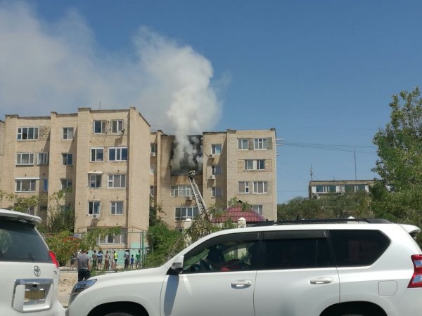В Актау в результате двух пожаров пострадали три человека
