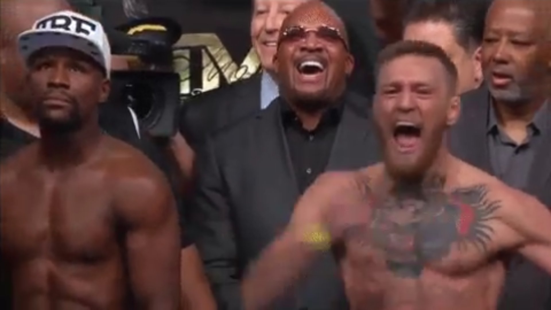 Стали известны гонорары Мейвезера и Макгрегора за бой