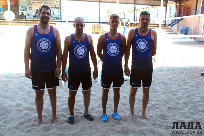 В Актау стартовал чемпионат Казахстана и международный турнир по пляжному волейболу среди инвалидов