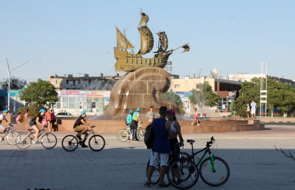 Массовый велопробег прошел в рамках Дня молодежи и Дня Каспия