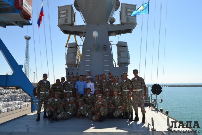 В морской порт Актау прибыли корабли Каспийской флотилии РФ