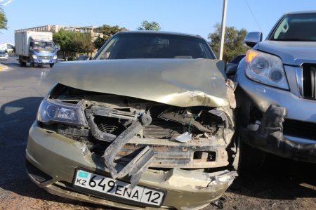 Авария на перекрестке между 3 и 1 микрорайонами Актау