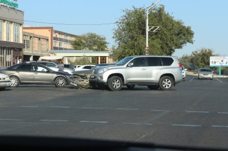 Авария на перекрестке между 3 и 1 микрорайонами Актау