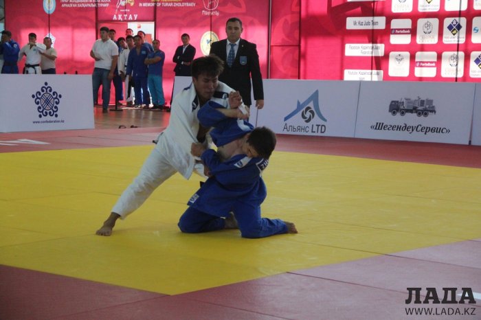 Две бронзовые медали завоевали спортсмены из Мангистау в первый день турнира по дзюдо