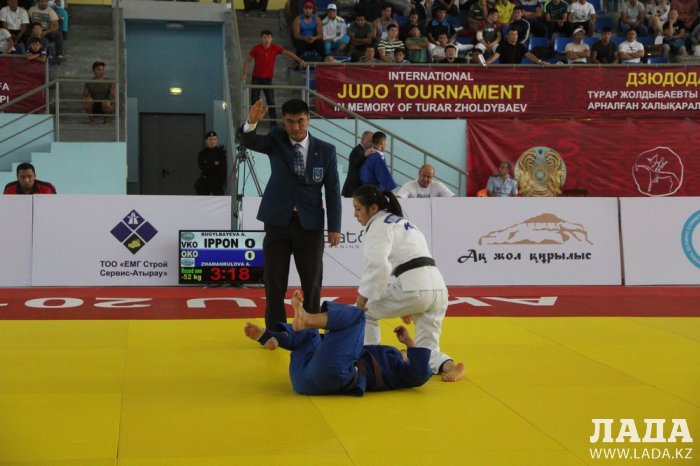 Две бронзовые медали завоевали спортсмены из Мангистау в первый день турнира по дзюдо