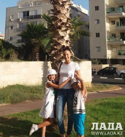 Жителей Актау благодарят родные прооперированной в Израиле восьмилетней Дарины Сейталиевой