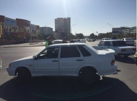 В Актау мотоциклист пострадал в результате столкновения с ВАЗ-21015