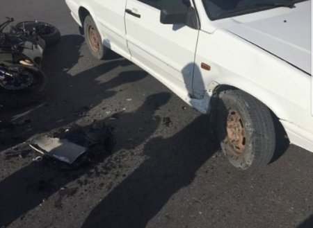 В Актау мотоциклист пострадал в результате столкновения с ВАЗ-21015