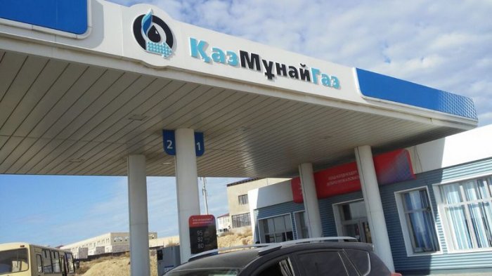 На заправках Актау бензин марки АИ-92 и  АИ-95 продают только по талонам