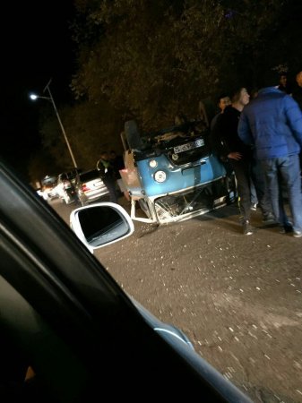 Машина с мигалками перевернулась в Жанаозене