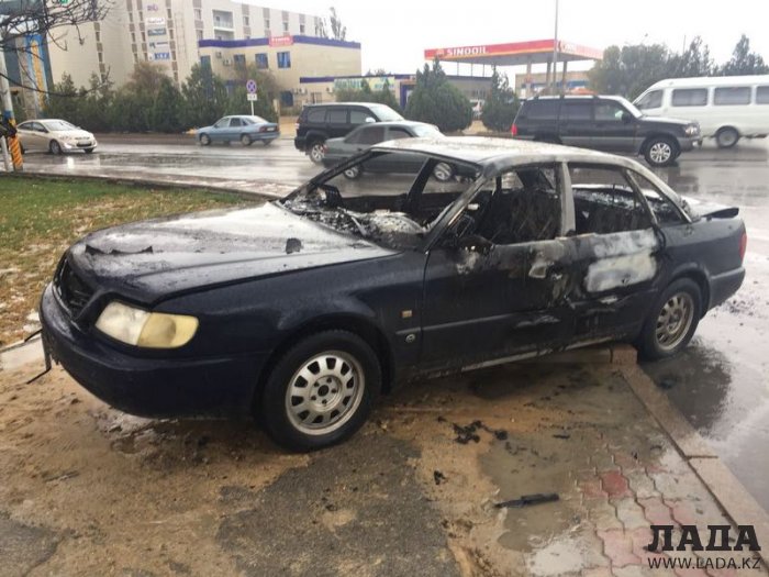 В 29 микрорайоне Актау сгорел автомобиль