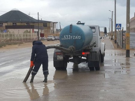 В Мунайлинском районе продолжают откачку дождевой воды