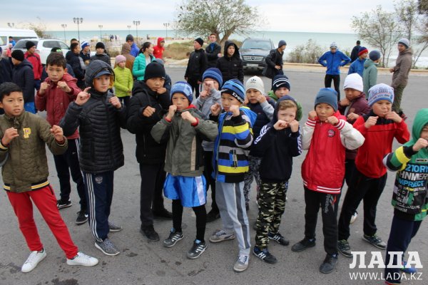 Забегом в Актау отметили  День казахстанского бокса